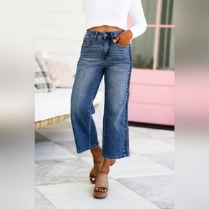 Judy Blue Cropped Ankle Jeans in Blue